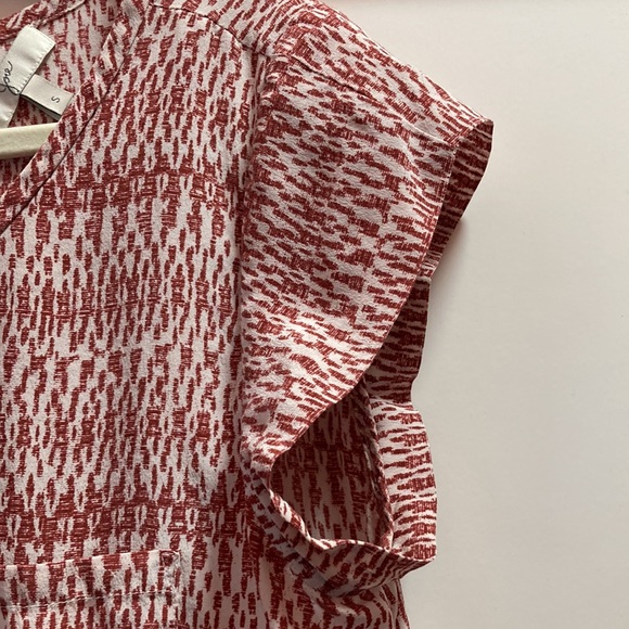 Red and white graphic print blouse - Picture 4 of 5